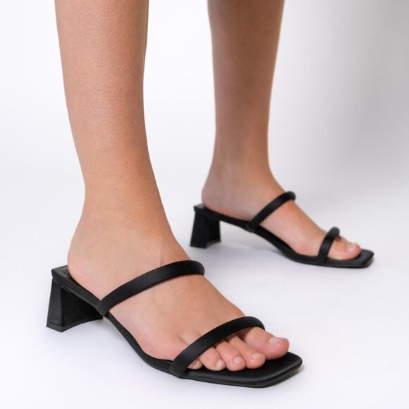 Matisse Jerry Black Block Heel Sandals - Picture 2 of 4